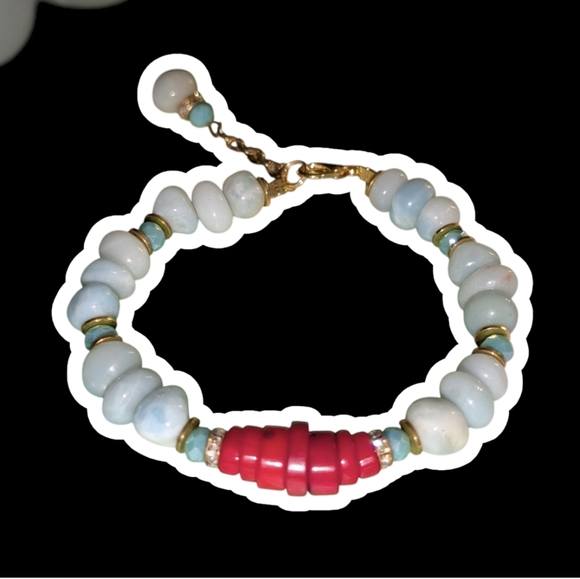 Handmade Jewelry - Chic Red Corals and Blue Beaded Bracelet